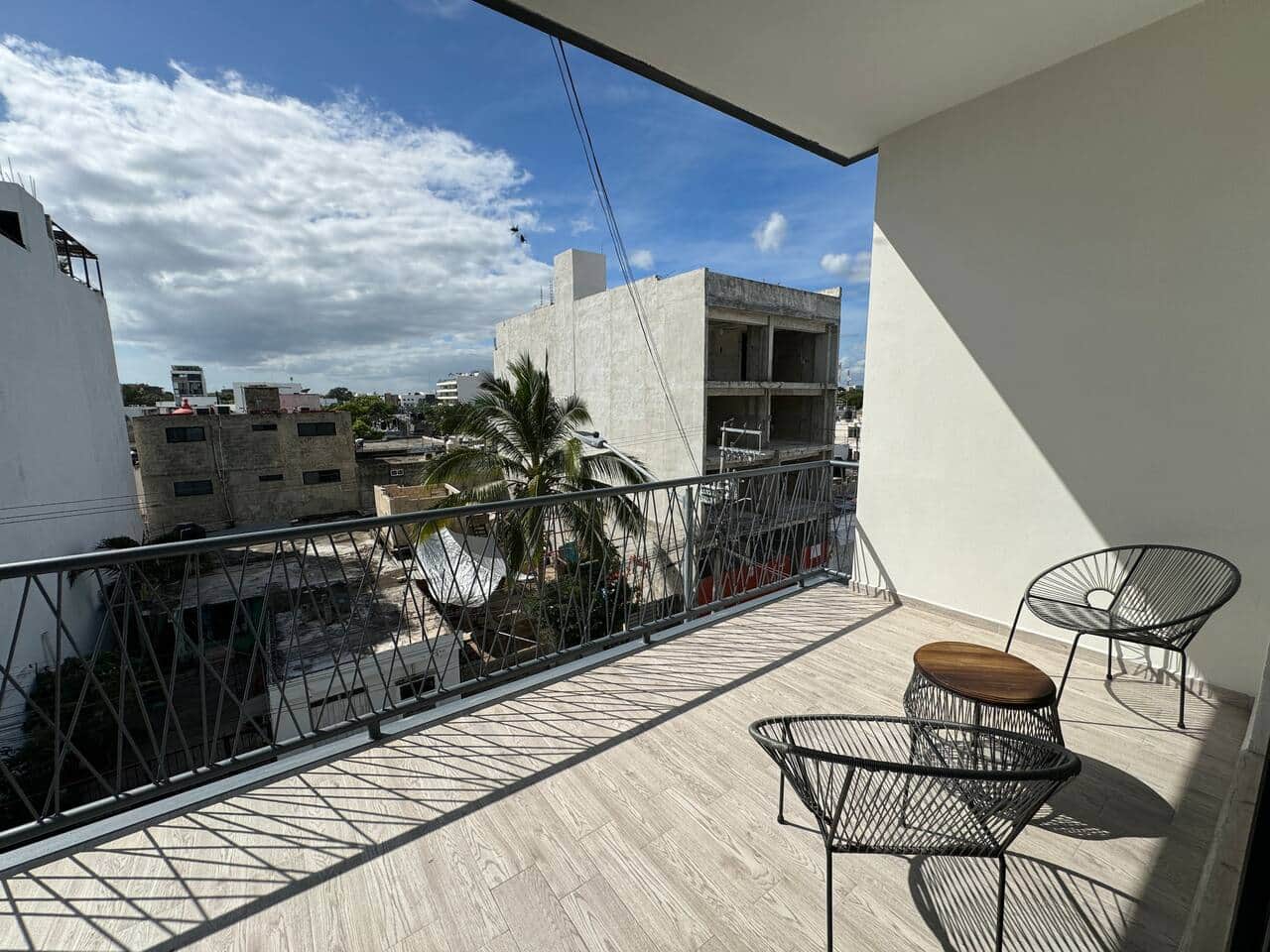 Rooftop Plunge, Prime Area